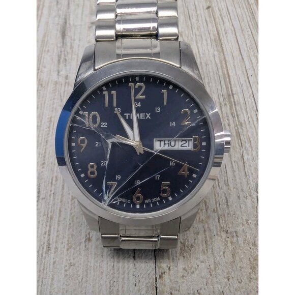 Used Timex Indiglo Silver Tone Expansion Mens Watch 36mm Blue/Silver Cracked - Picture 2 of 7